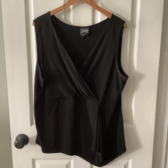 Woman's Plus Size Baranda Sleeveless Surplice Blouse with Asymmetrical Hemline B - Picture 2 of 7